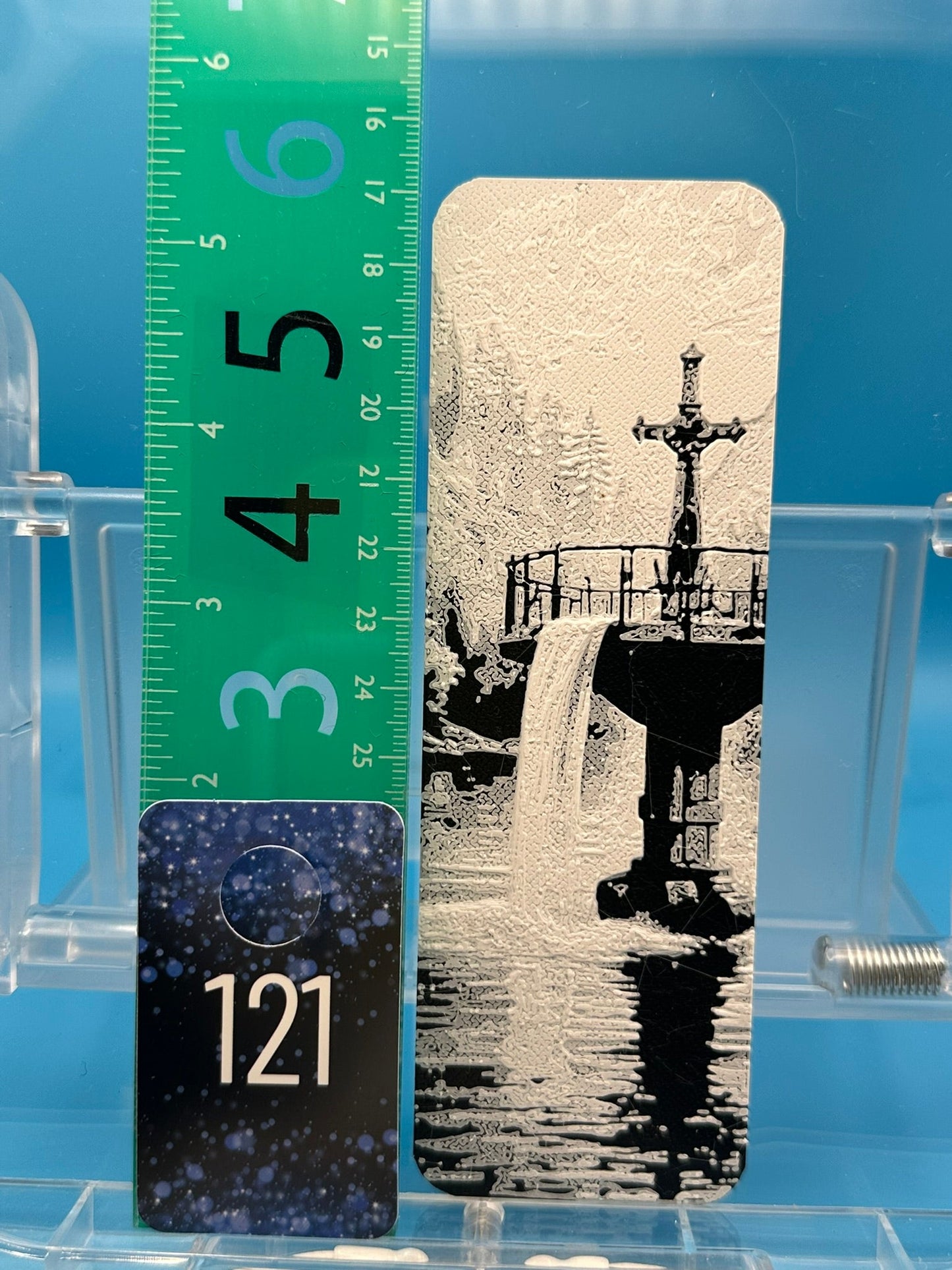Bookmark #121, Cross On The Fountain